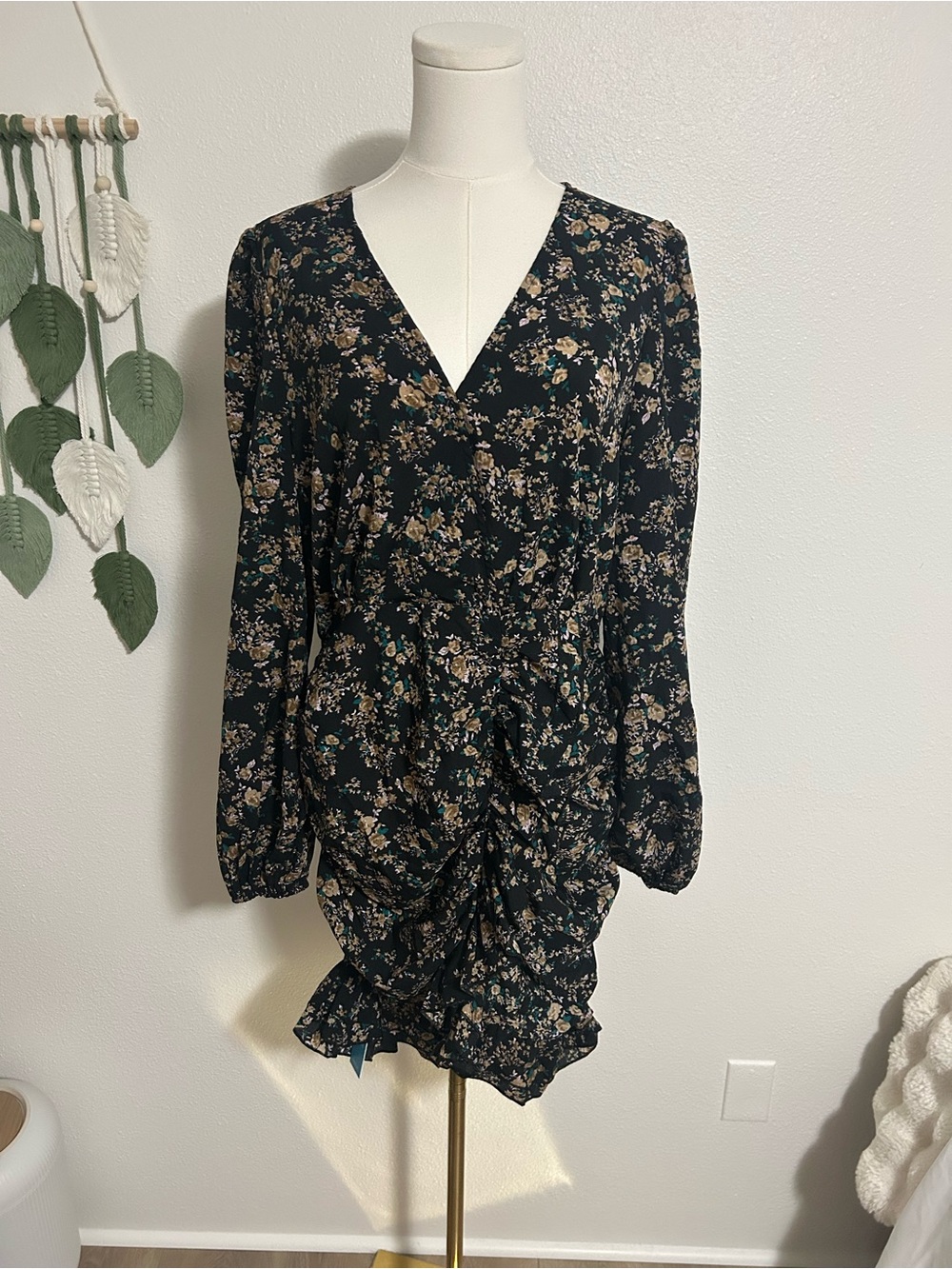 Black Floral V-Neck Long Sleeve Mini Dress